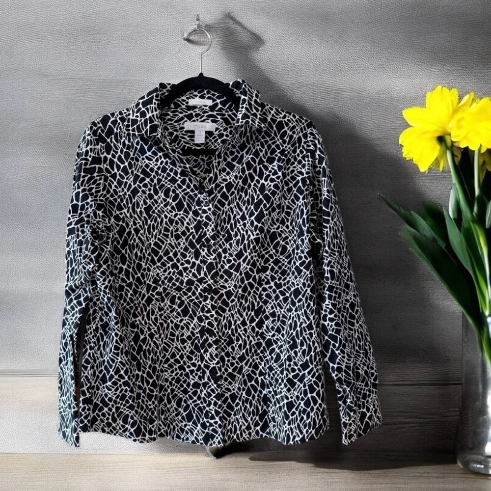Chico’s No-Iron Black & White Cobblestone-like Print Long Sleeve Shirt
